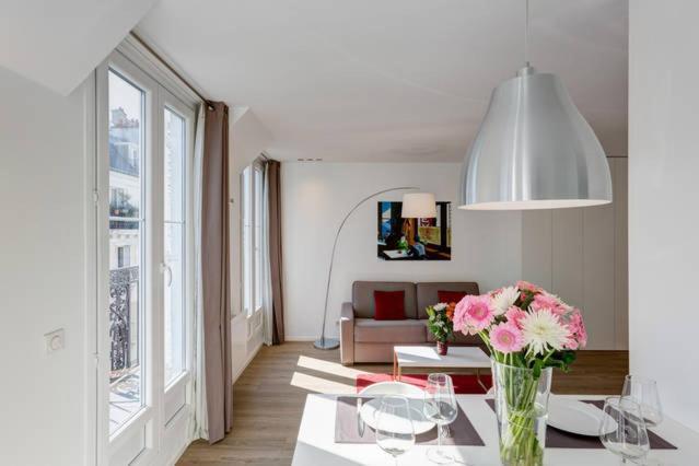 Champs Elysees Apartment Париж Екстериор снимка